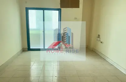 شقة - غرفة نوم - 1 حمام للايجار في شارع التعاون الجديد - التعاون - الشارقة