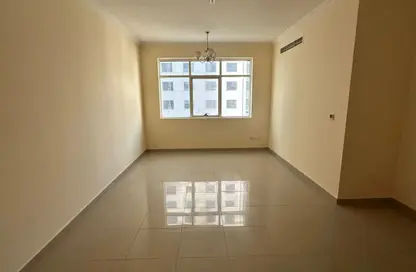 Apartment - 2 Bedrooms - 2 Bathrooms for rent in Al Khan Corniche - Al Khan - Sharjah