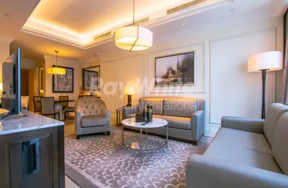 صورة لـ غرفة المعيشة شقة - غرفة نوم - 2 حمامات للايجار في جادة كمبينسكي - دبي وسط المدينة - دبي ، صورة رقم 1