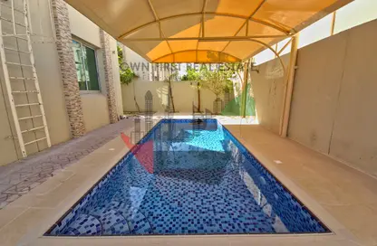 Villa - 5 Bedrooms - 4 Bathrooms for rent in Al Manara - Dubai