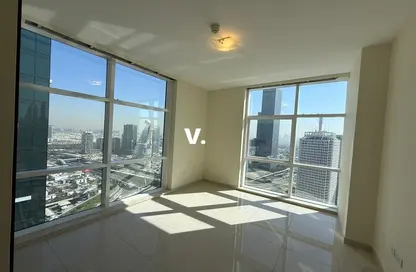 شقة - 2 غرف نوم - 3 حمامات للايجار في برج دوجا - شارع الشيخ زايد - دبي شقة - 2 غرف نوم - 3 حمامات للايجار في برج دوجا - شارع الشيخ زايد - دبي