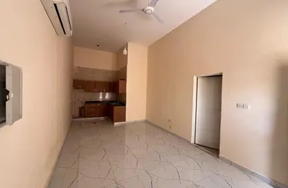 Apartment - Studio - 1 Bathroom for rent in Al Mowaihat 1 - Al Mowaihat - Ajman