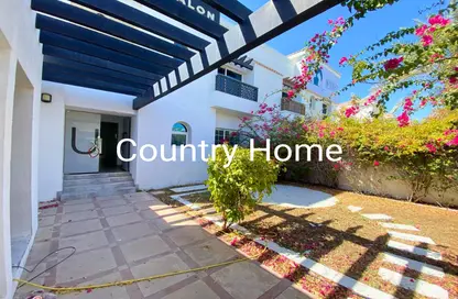 Villa - Studio - 6 Bathrooms for rent in Umm Suqeim 2 Villas - Umm Suqeim 2 - Umm Suqeim - Dubai