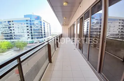 Apartment - 3 Bedrooms - 3 Bathrooms for rent in Golden Sands 9 - Mankhool - Bur Dubai - Dubai