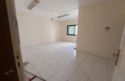 شقة - غرفة نوم - 1 حمام للايجار في الند - القاسمية - الشارقة