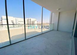 Terrace image for: Apartment - 1 bedroom - 2 bathrooms for rent in Oasis 1 - Oasis Residences - Masdar City - Abu Dhabi, Image 1
