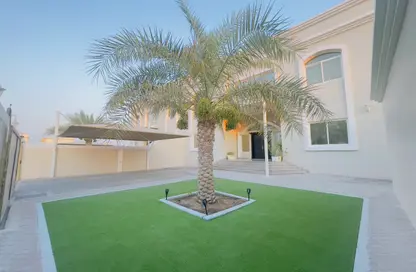Villa - 4 Bedrooms - 6 Bathrooms for rent in Mohamed Bin Zayed Centre - Mohamed Bin Zayed City - Abu Dhabi