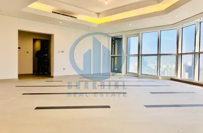 Empty Room image for: Apartment - 4 Bedrooms - 5 Bathrooms for rent in Wave tower - Corniche Road - Abu Dhabi, Image 1