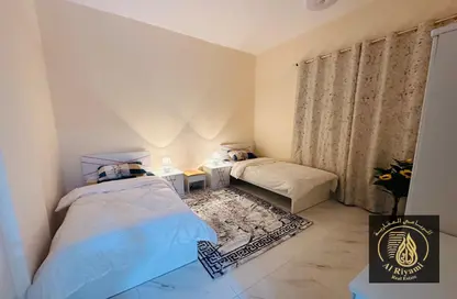 شقة - 2 غرف نوم - 2 حمامات للايجار في مساكن كورنيش عجمان - طريق كورنيش عجمان - عجمان