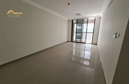 شقة - غرفة نوم - 2 حمامات للايجار في مجمع مويلح - تجارية مويلح - الشارقة شقة - غرفة نوم - 2 حمامات للايجار في مجمع مويلح - تجارية مويلح - الشارقة