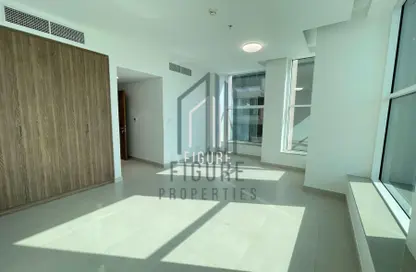 Apartment - 1 Bedroom - 2 Bathrooms for rent in DXB Tower - Sheikh Zayed Road - Dubai