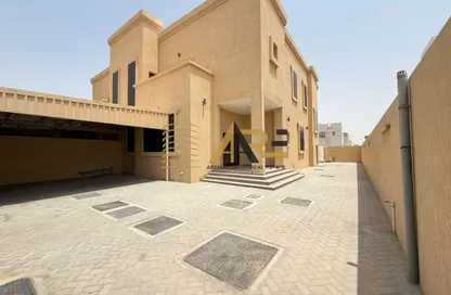 Villa - 4 Bedrooms - 6 Bathrooms for rent in Hoshi - Al Badie - Sharjah