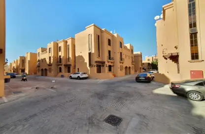 فيلا - 4 غرف نوم - 6 حمامات للايجار في مجمع الوزارات - خليفة بارك - الطريق الشرقي - أبوظبي