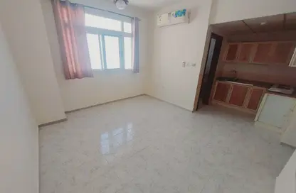 Apartment - Studio - 1 Bathroom for rent in Muwailih Building - Muwaileh - Sharjah