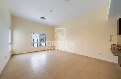 Apartment - 1 Bedroom - 1 Bathroom for rent in Al Thamam 26 - Remraam - Dubai Land - Dubai