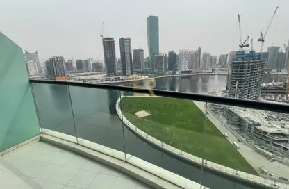 Apartment - 2 Bedrooms - 3 Bathrooms for sale in Bay's Edge - Business Bay - Dubai
