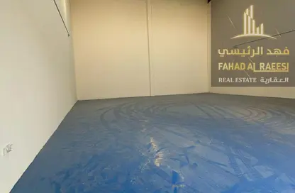 مستودع - استوديو - 1 حمام للايجار في أم الثعوب - أم القيوين