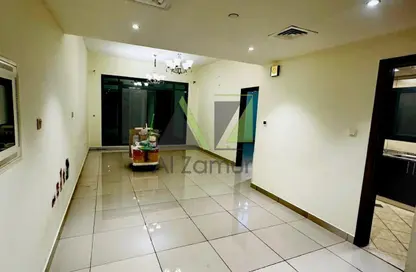 شقة - غرفة نوم - 2 حمامات للايجار في إطلالة ريزيدنس 2 - اطلاله ريزيدينس - مجمع دبي ريزيدنس - دبي