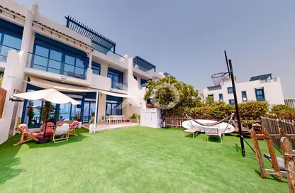 Villa - 5 Bedrooms - 6 Bathrooms for rent in Palma Residences - Palm Jumeirah - Dubai