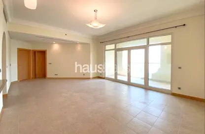 Apartment - 2 Bedrooms - 4 Bathrooms for rent in Al Sultana - Shoreline Apartments - Palm Jumeirah - Dubai