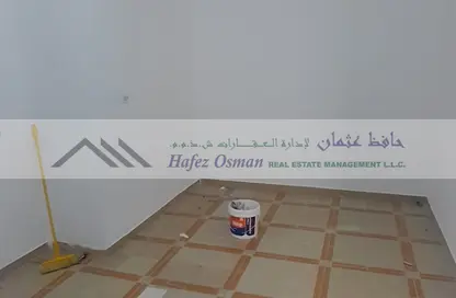 Apartment - Studio - 1 Bathroom for rent in Al Karamah - Abu Dhabi