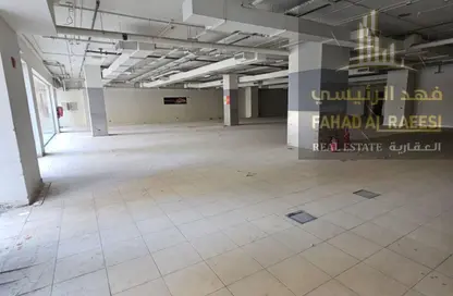 متجر - استوديو - 1 حمام للايجار في مساكن كورنيش عجمان - طريق كورنيش عجمان - عجمان