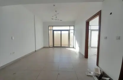 شقة - غرفة نوم - 2 حمامات للايجار في عود ميثاء - بر دبي - دبي