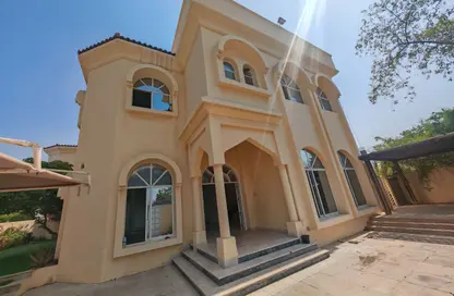 Villa - 4 Bedrooms - 5 Bathrooms for rent in Jumeirah 1 Villas - Jumeirah 1 - Jumeirah - Dubai
