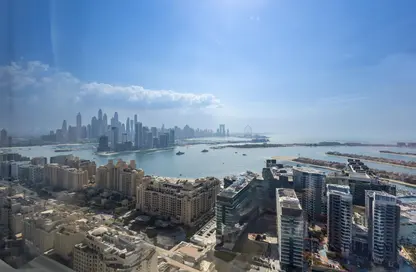 Apartment - 1 Bedroom - 1 Bathroom for sale in The Palm Tower - Palm Jumeirah - Dubai