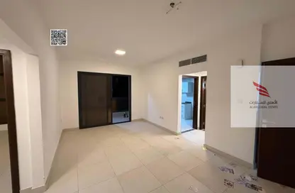 Apartment - 2 Bedrooms - 2 Bathrooms for rent in Corniche Tower - Ajman Corniche Road - Ajman