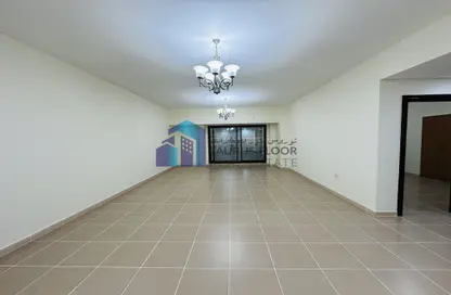 شقة - 2 غرف نوم - 2 حمامات للايجار في مبنى الشيخ راشد - شارع الشيخ زايد - دبي