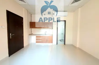 Apartment - Studio - 1 Bathroom for rent in Muwailih Building - Muwaileh - Sharjah