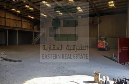 Parking image for: Warehouse - Studio - 4 Bathrooms for rent in MW-5 - Mussafah Industrial Area - Mussafah - Abu Dhabi, Image 1