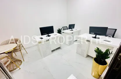 Office Space - Studio - 1 Bathroom for rent in Reem Residency - Al Karama - Dubai
