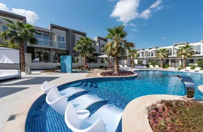 Villa - 4 Bedrooms - 4 Bathrooms for sale in Royal Park - Jumeirah Park - Dubai