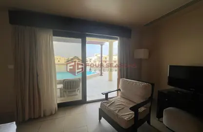 Living Room image for: Villa - 2 Bedrooms - 2 Bathrooms for sale in The Cove Rotana - Ras Al Khaimah Waterfront - Ras Al Khaimah, Image 1