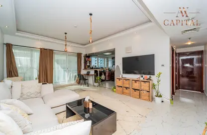 Living Room image for: Apartment - 1 Bedroom - 2 Bathrooms for sale in Opal Tower Marina - Dubai Marina - Dubai, Image 1