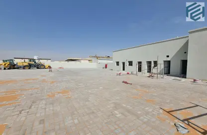 Warehouse - Studio - 4 Bathrooms for rent in Al Saja'a - Sharjah Industrial Area - Sharjah
