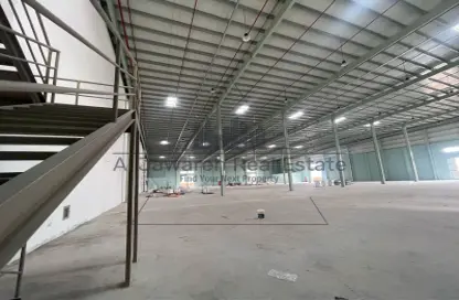 Warehouse - Studio - 2 Bathrooms for rent in Umm Al Thuoob - Umm Al Quwain