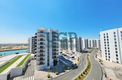 Apartment - 3 Bedrooms - 3 Bathrooms for sale in Waters Edge - Yas Island - Abu Dhabi