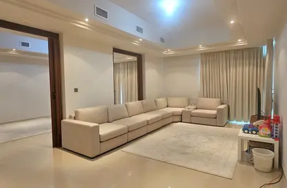 Apartment - 3 Bedrooms - 4 Bathrooms for rent in Al Dana Tower - Al Majaz 3 - Al Majaz - Sharjah