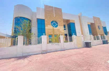 Villa - 5 Bedrooms - 5 Bathrooms for rent in Umm Suqeim 2 Villas - Umm Suqeim 2 - Umm Suqeim - Dubai