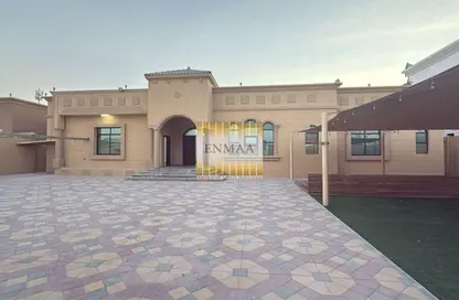 فيلا - 4 غرف نوم - 6 حمامات للايجار في الرفاع - رأس الخيمة