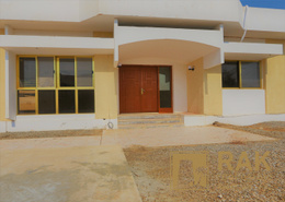 3 BR Villa + majlis I Khuzam Rd