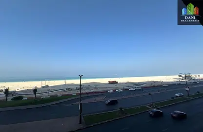 شقة - 2 غرف نوم - 2 حمامات للبيع في مساكن كورنيش عجمان - طريق كورنيش عجمان - عجمان