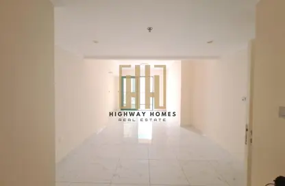 شقة - 2 غرف نوم - 3 حمامات للايجار في مجمع مويلح - تجارية مويلح - الشارقة شقة - 2 غرف نوم - 3 حمامات للايجار في مجمع مويلح - تجارية مويلح - الشارقة