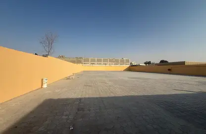 أرض - استوديو للايجار في الصجعة الصناعية - آلصجعه - الشارقة