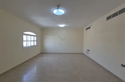 Apartment - 3 Bedrooms - 4 Bathrooms for rent in Al Dafeinah - Asharej - Al Ain