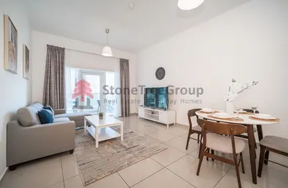 Living / Dining Room image for: Apartment - 1 Bedroom - 1 Bathroom for rent in Marina Pinnacle - Dubai Marina - Dubai, Image 1