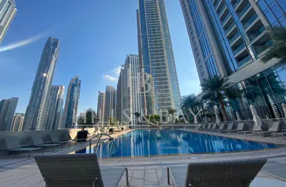 صورة لـ حوض سباحة شقة - 2 غرف نوم - 2 حمامات للايجار في فورتي 2 - فورتي - دبي وسط المدينة - دبي ، صورة رقم 1